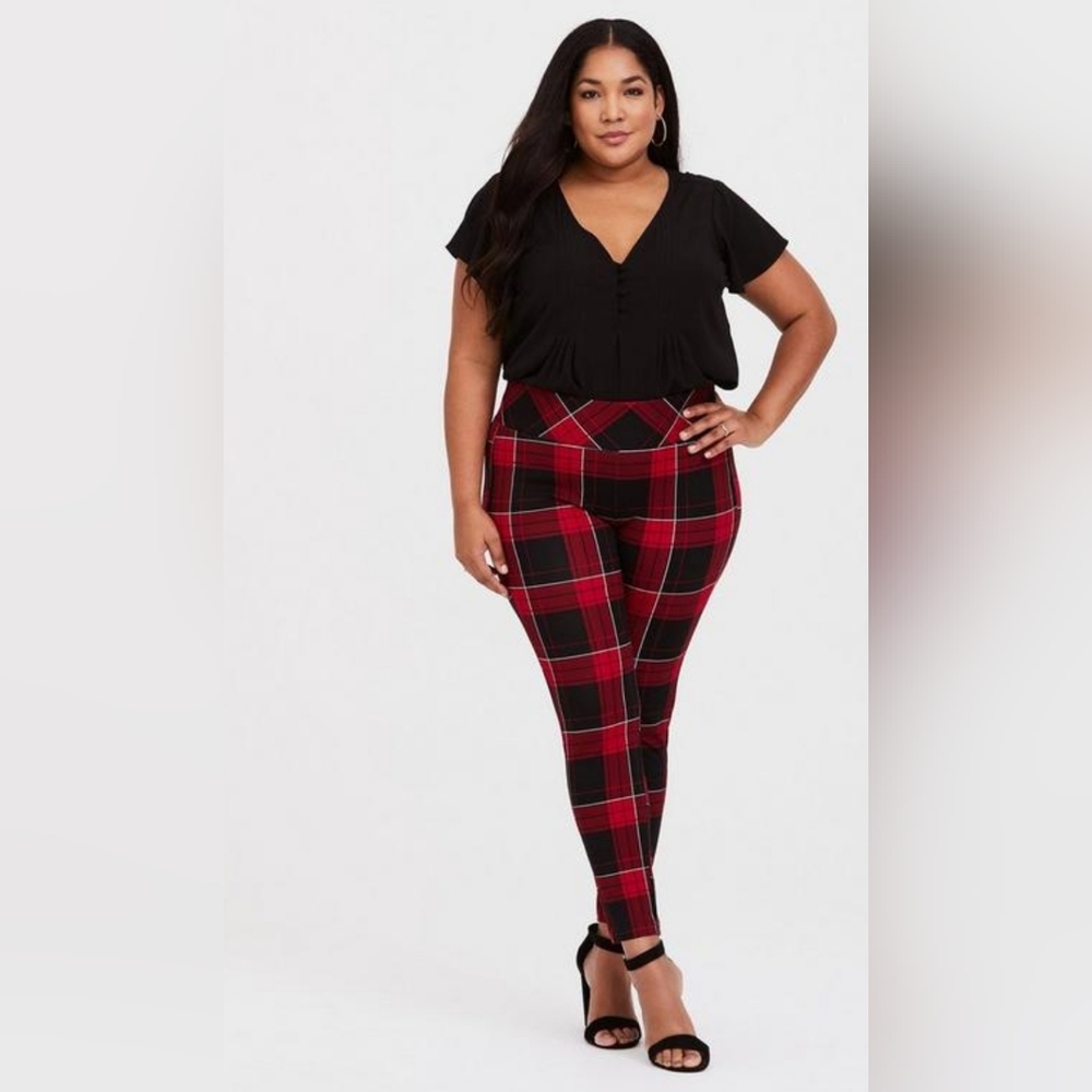 Torrid Premium Ponte Stretch Pull-On Pixie Pant - Red Plaid Sz 3 #NEW